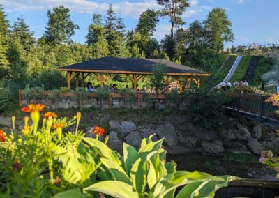 Altana w Villi Źródło